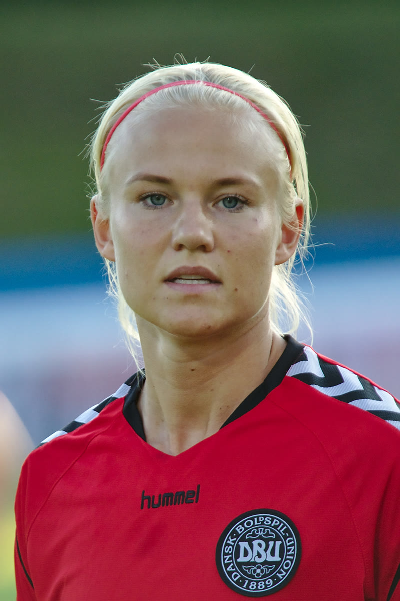 Pernille Harder under en fodboldkamp